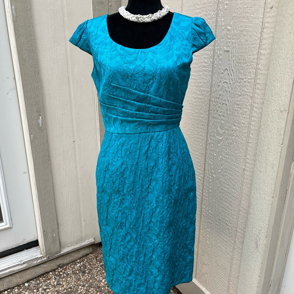 Tahari Teal Blue Ruched Sheath formal Dress size 6.  Fully lined and back zipper